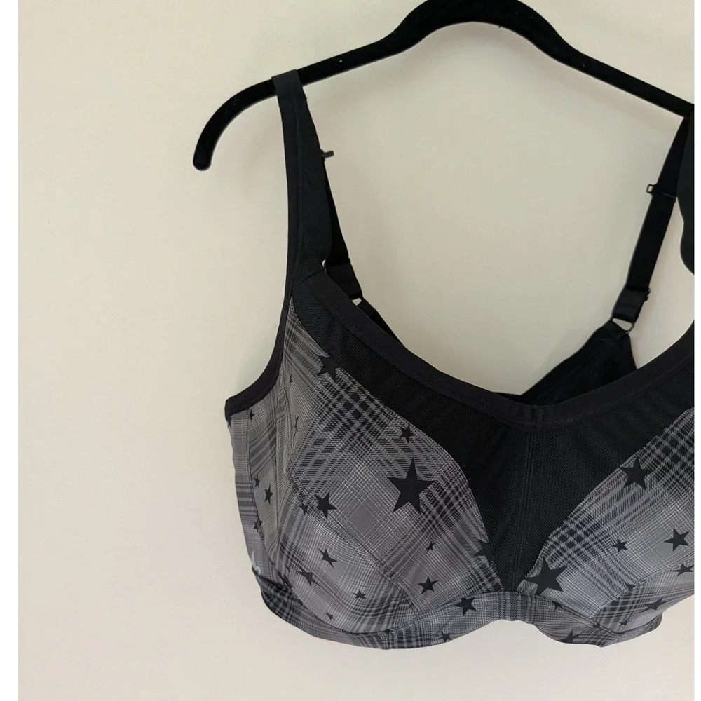 Torrid Active Plaid Star Print Underwire Sports Bra Grey Black 44F Mid Impact